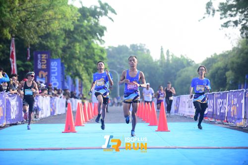Race photo from Isoplus Run 2024 Surabaya