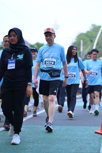Race photo from KEMLU RUN 2025