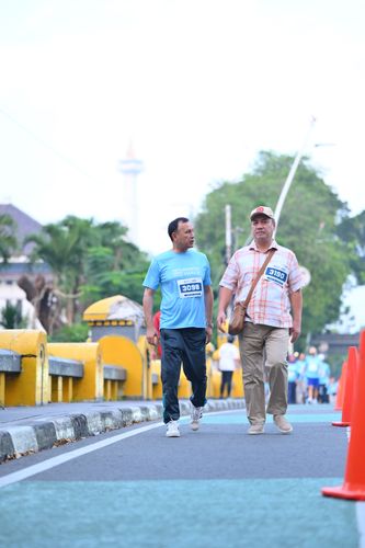 Race photo from KEMLU RUN 2025