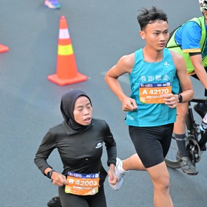 Race photo from SURABAYA ISOPLUS MARATHON 2026