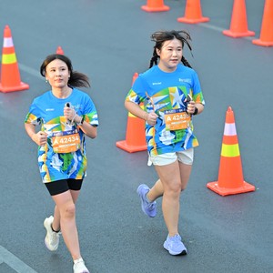 Race photo from SURABAYA ISOPLUS MARATHON 2026