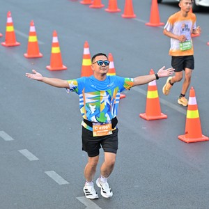 Race photo from SURABAYA ISOPLUS MARATHON 2026
