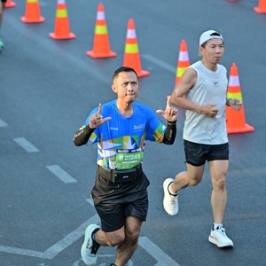 Race photo from SURABAYA ISOPLUS MARATHON 2026