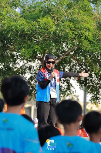 Race photo from PIK NITE RUN 2025