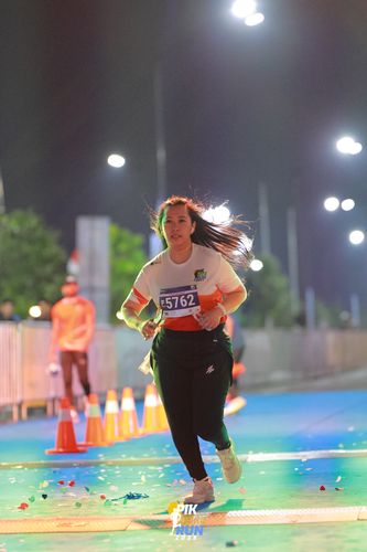 Race photo from PIK NITE RUN 2025