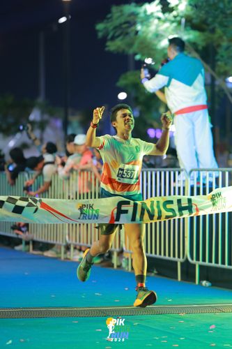 Race photo from PIK NITE RUN 2025