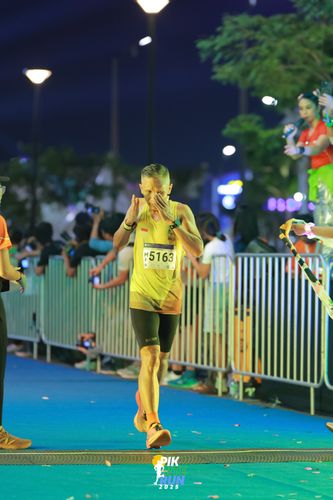 Race photo from PIK NITE RUN 2025