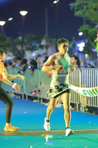 Race photo from PIK NITE RUN 2025