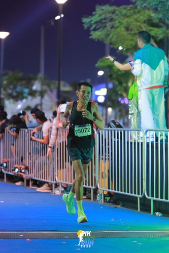 Race photo from PIK NITE RUN 2025