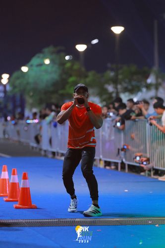 Race photo from PIK NITE RUN 2025