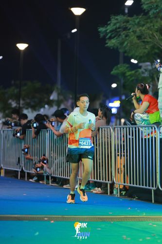 Race photo from PIK NITE RUN 2025