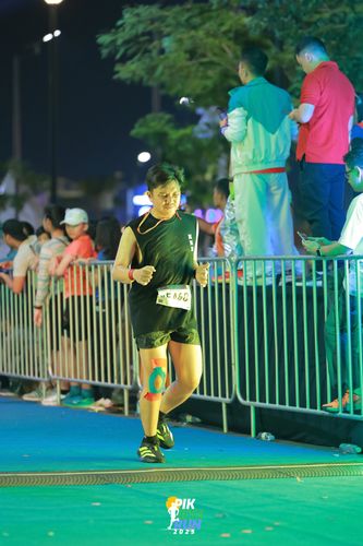 Race photo from PIK NITE RUN 2025