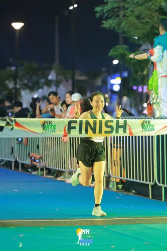 Race photo from PIK NITE RUN 2025