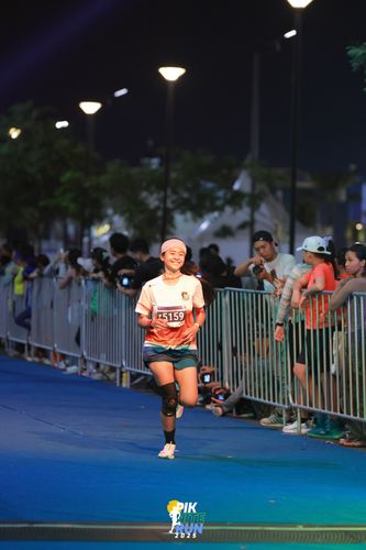 Race photo from PIK NITE RUN 2025