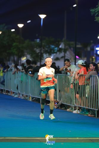 Race photo from PIK NITE RUN 2025
