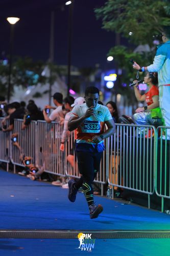 Race photo from PIK NITE RUN 2025