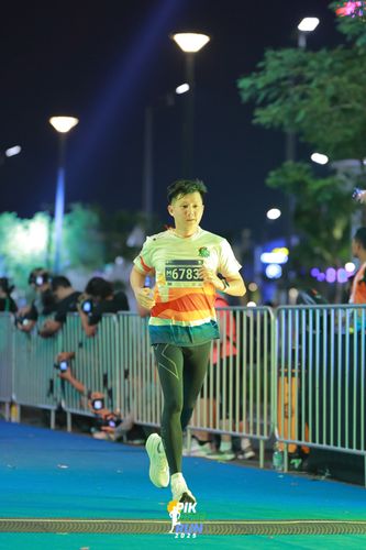 Race photo from PIK NITE RUN 2025