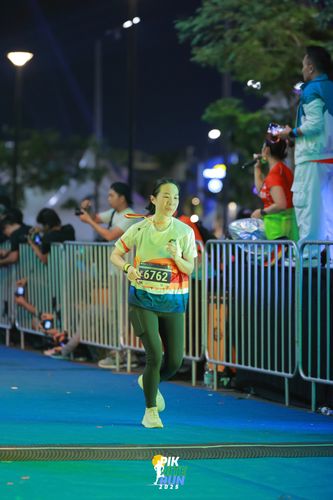 Race photo from PIK NITE RUN 2025