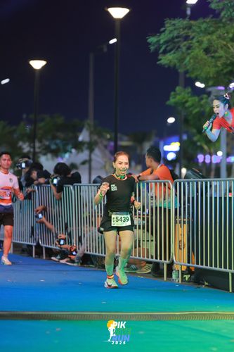 Race photo from PIK NITE RUN 2025