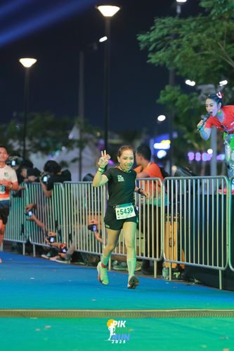 Race photo from PIK NITE RUN 2025