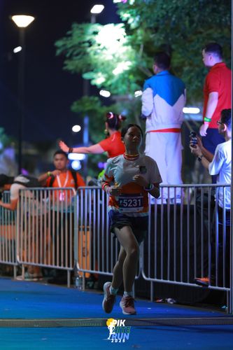 Race photo from PIK NITE RUN 2025