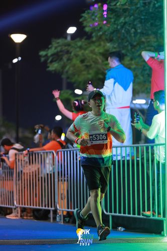 Race photo from PIK NITE RUN 2025