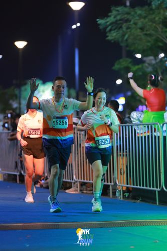 Race photo from PIK NITE RUN 2025
