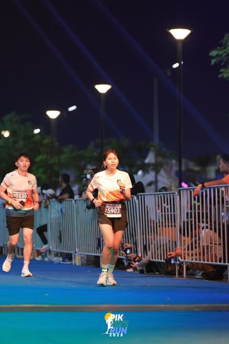 Race photo from PIK NITE RUN 2025