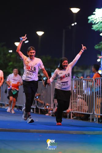 Race photo from PIK NITE RUN 2025