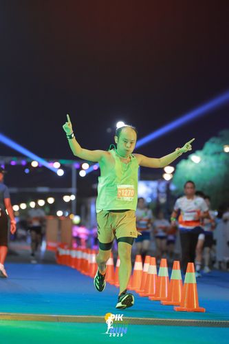 Race photo from PIK NITE RUN 2025