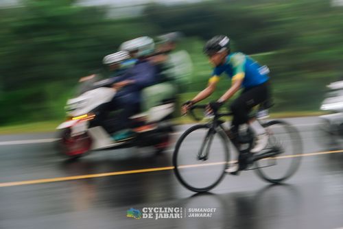 Race photo from Cycling de Jabar 2024