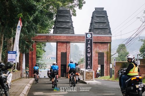 Race photo from Cycling de Jabar 2024