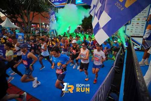 Race photo from Isoplus Run 2024 Surabaya