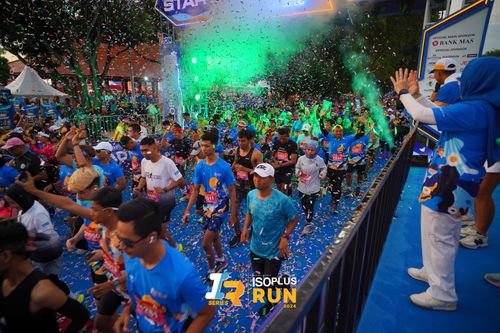 Race photo from Isoplus Run 2024 Surabaya