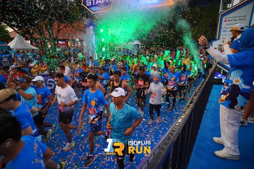 Race photo from Isoplus Run 2024 Surabaya