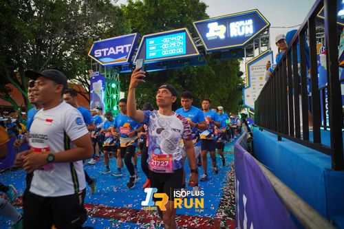 Race photo from Isoplus Run 2024 Surabaya