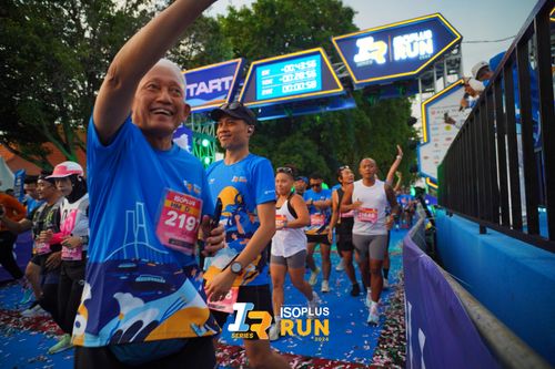 Race photo from Isoplus Run 2024 Surabaya