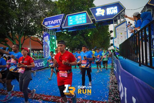 Race photo from Isoplus Run 2024 Surabaya