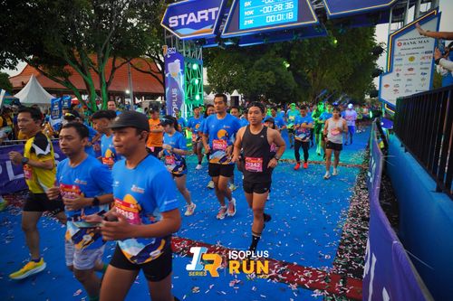 Race photo from Isoplus Run 2024 Surabaya