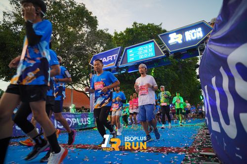 Race photo from Isoplus Run 2024 Surabaya