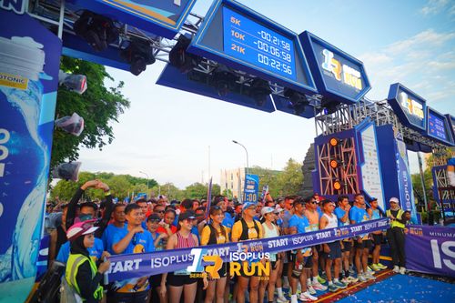 Race photo from Isoplus Run 2024 Surabaya