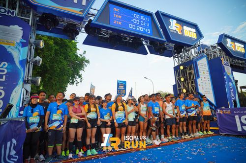 Race photo from Isoplus Run 2024 Surabaya