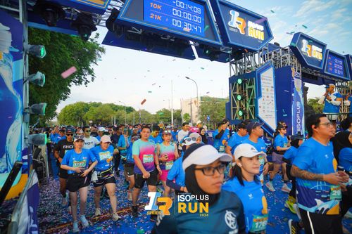 Race photo from Isoplus Run 2024 Surabaya