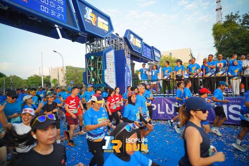 Race photo from Isoplus Run 2024 Surabaya