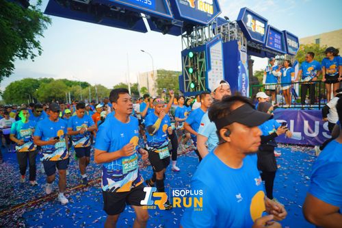 Race photo from Isoplus Run 2024 Surabaya