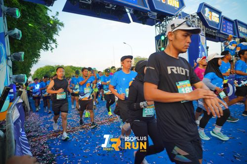 Race photo from Isoplus Run 2024 Surabaya
