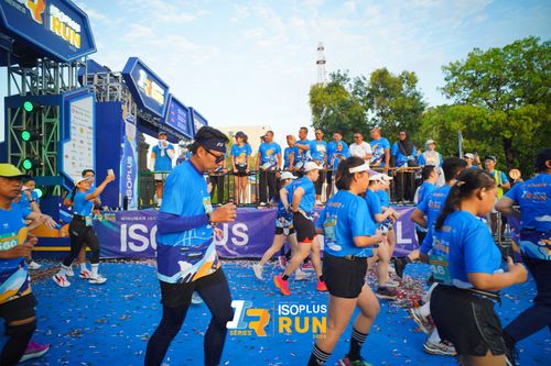 Race photo from Isoplus Run 2024 Surabaya