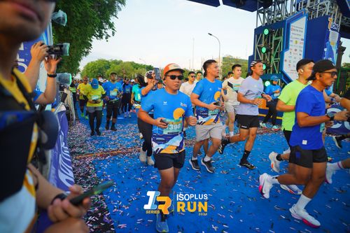 Race photo from Isoplus Run 2024 Surabaya