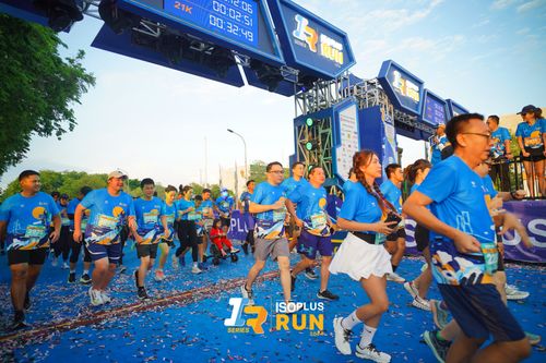 Race photo from Isoplus Run 2024 Surabaya