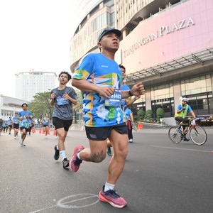 Race photo from SURABAYA ISOPLUS MARATHON 2026